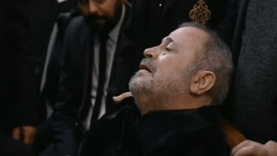 انهيار جورج وسوف لحظة دفن ابنه