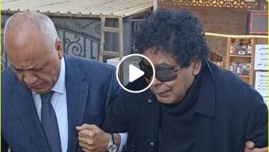 محمد منير مش قادر يمشي